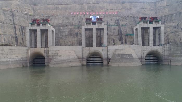 “一帶一路”首個大型水電項(xiàng)目丨三峽國際巴基斯坦卡洛特水電站下閘蓄水